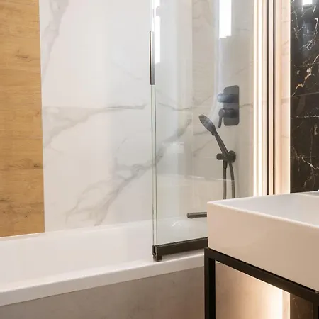 Apartament Granaria Chmielna 110 By Alqueen