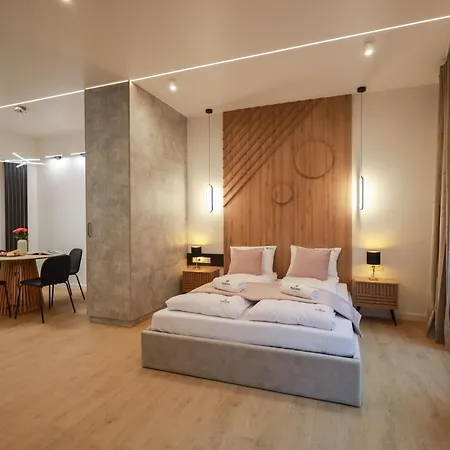 Granaria Chmielna 110 By Alqueen アパート *