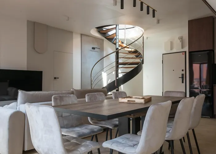 Granaria Chmielna 110 By Alqueen Apartament