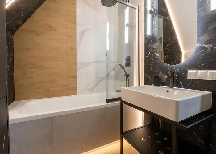 Granaria Chmielna 110 By Alqueen *