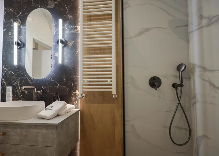 Granaria Chmielna 110 By Alqueen Apartament