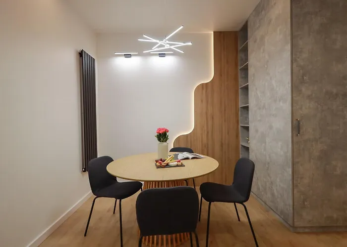 Granaria Chmielna 110 By Alqueen Apartament