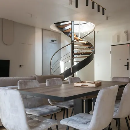 Granaria Chmielna 110 By Alqueen Apartament